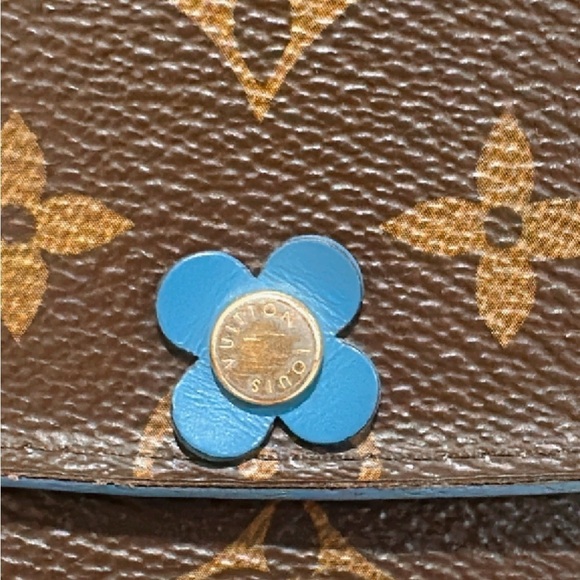 Authentic Louis Vuitton Bloom Flower Wallet✨ - Picture 14 of 16